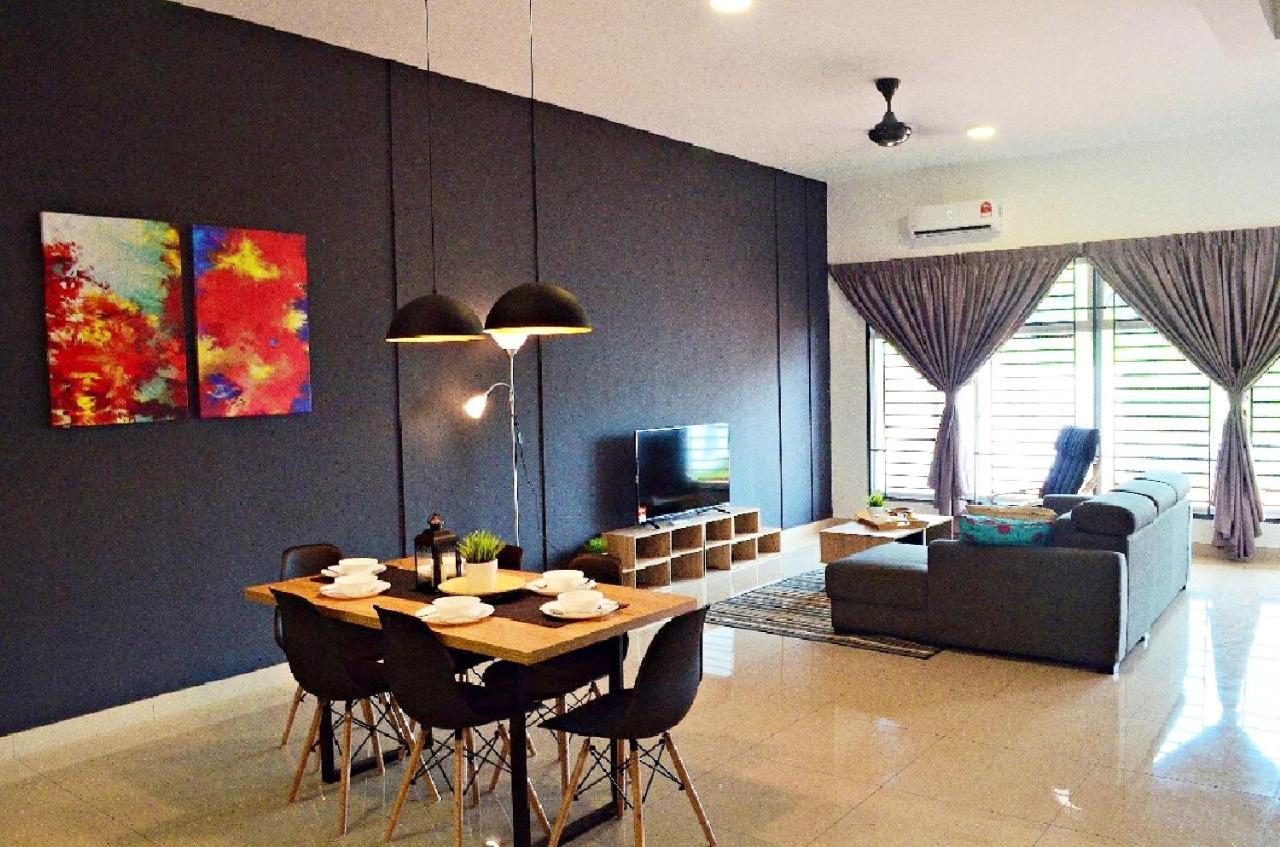 Desaru Cosy Homestay - Near Waterpark, Beach, Rapid -Wifi, Tvbox, Steamboat, Bbq Available Exteriör bild